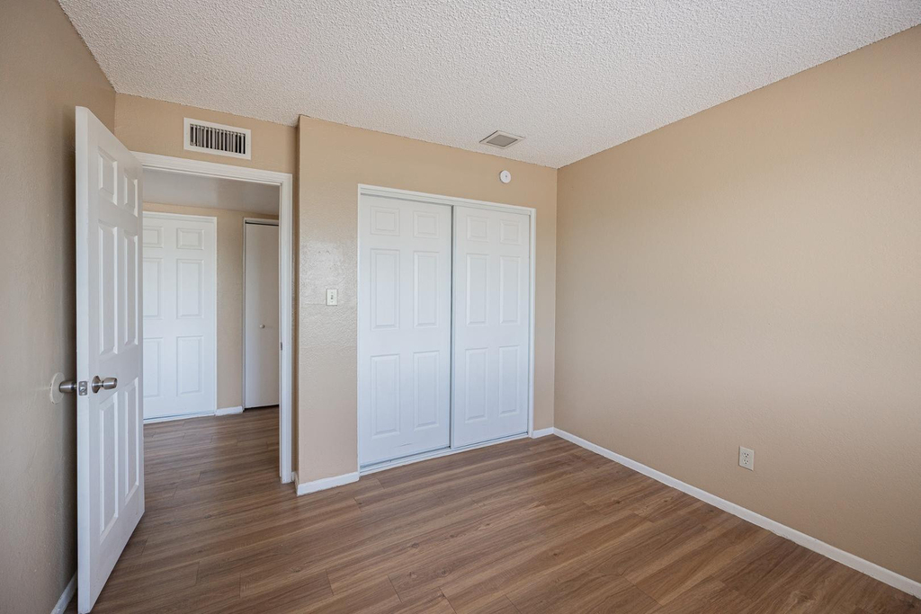 4724 E Portland Street - Photo 9