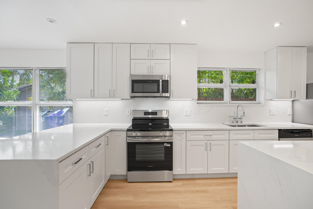 1404 Ne 2nd Street - Photo 1