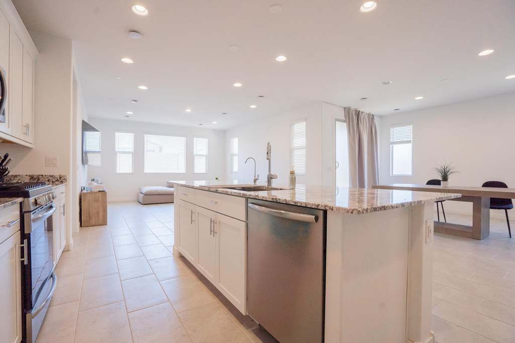 4607 S 111th Drive - Photo 7