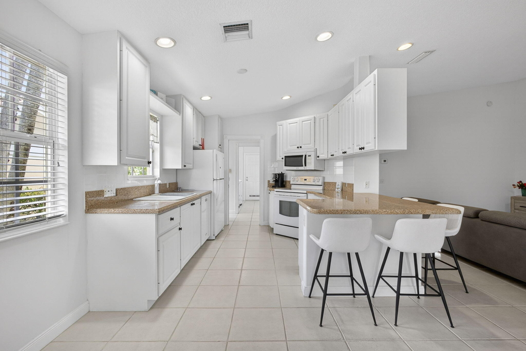 8154 Montserrat Place - Photo 22