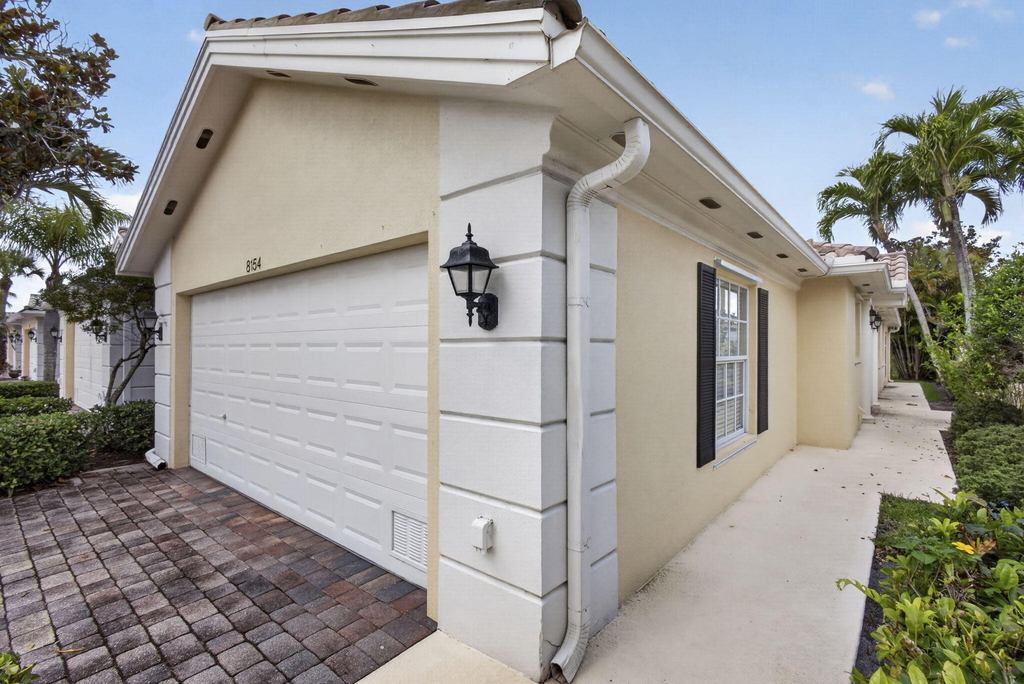 8154 Montserrat Place - Photo 5