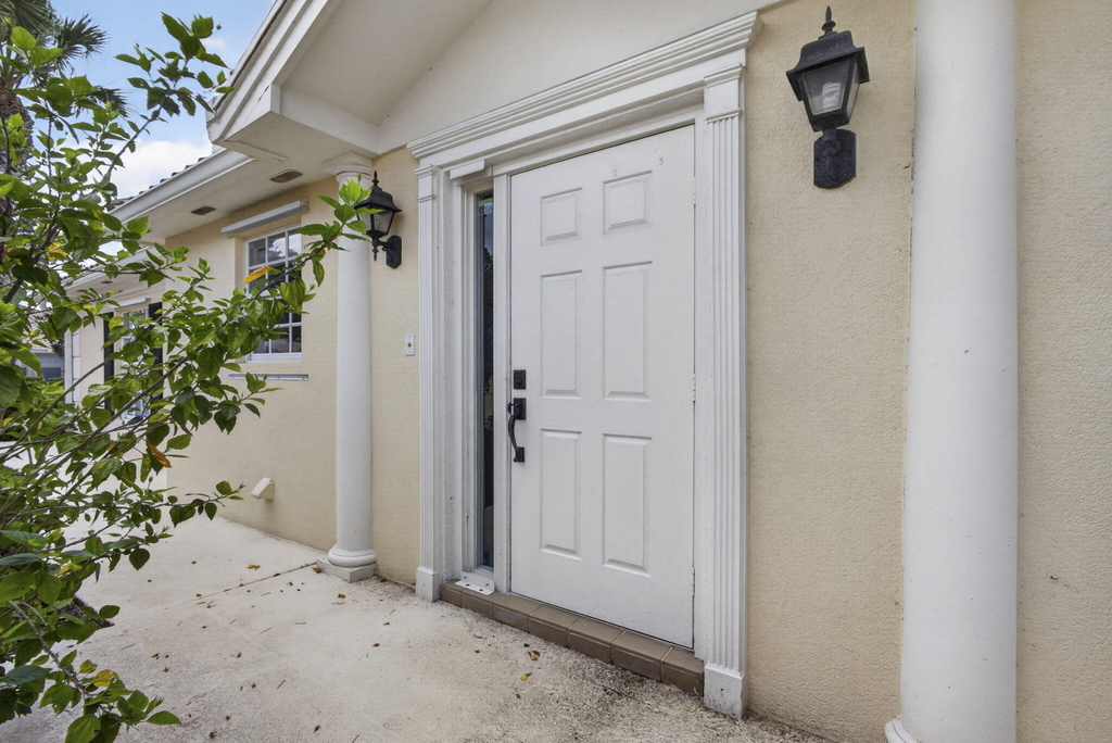 8154 Montserrat Place - Photo 4