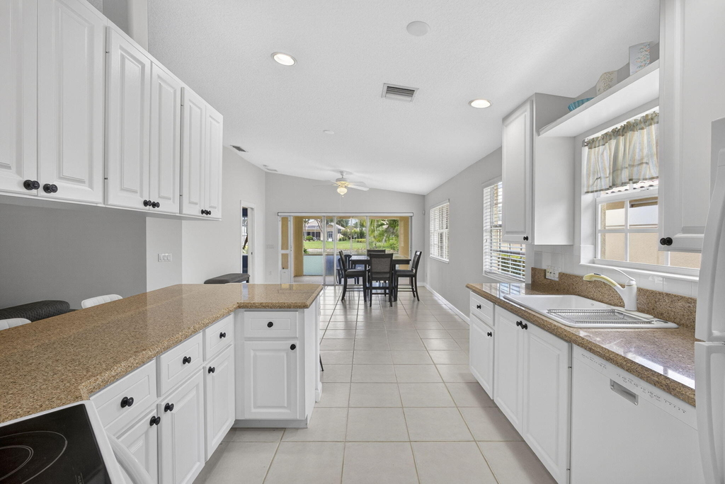 8154 Montserrat Place - Photo 27