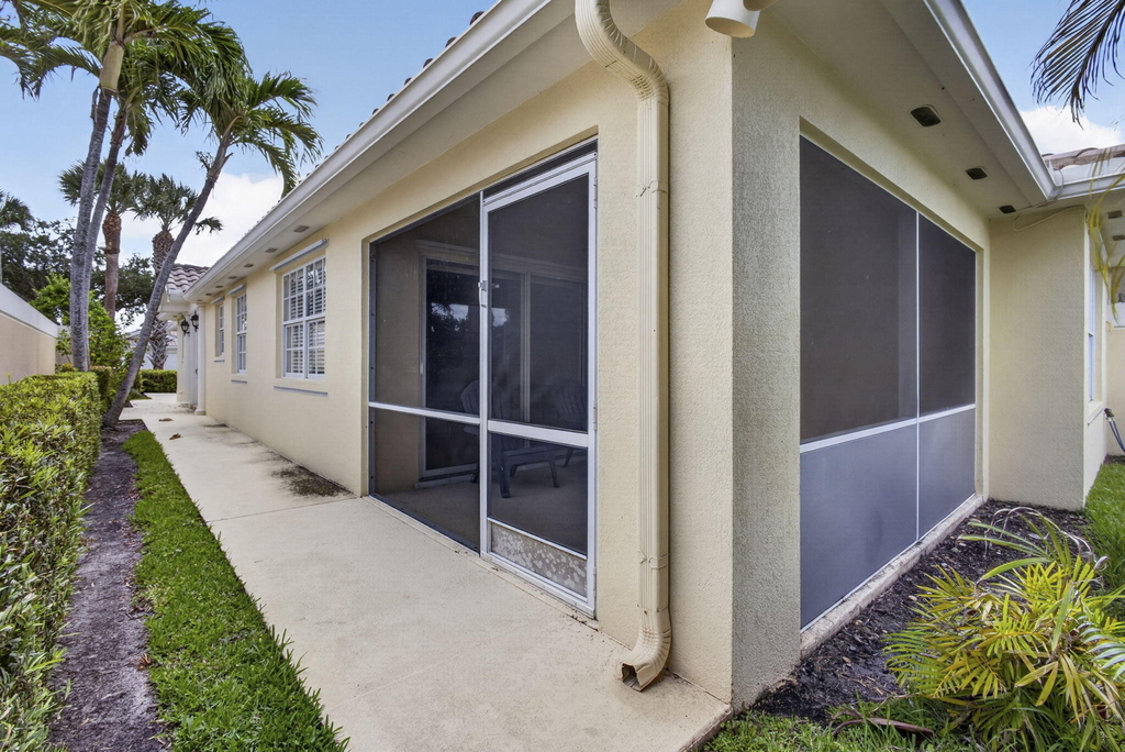 8154 Montserrat Place - Photo 41