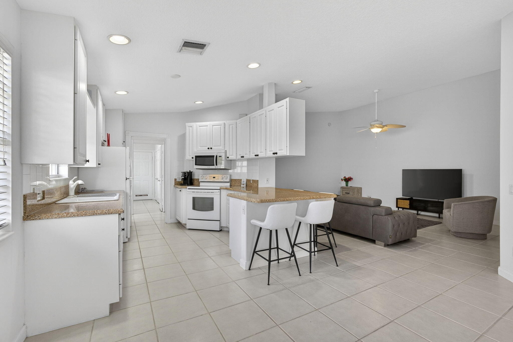 8154 Montserrat Place - Photo 23