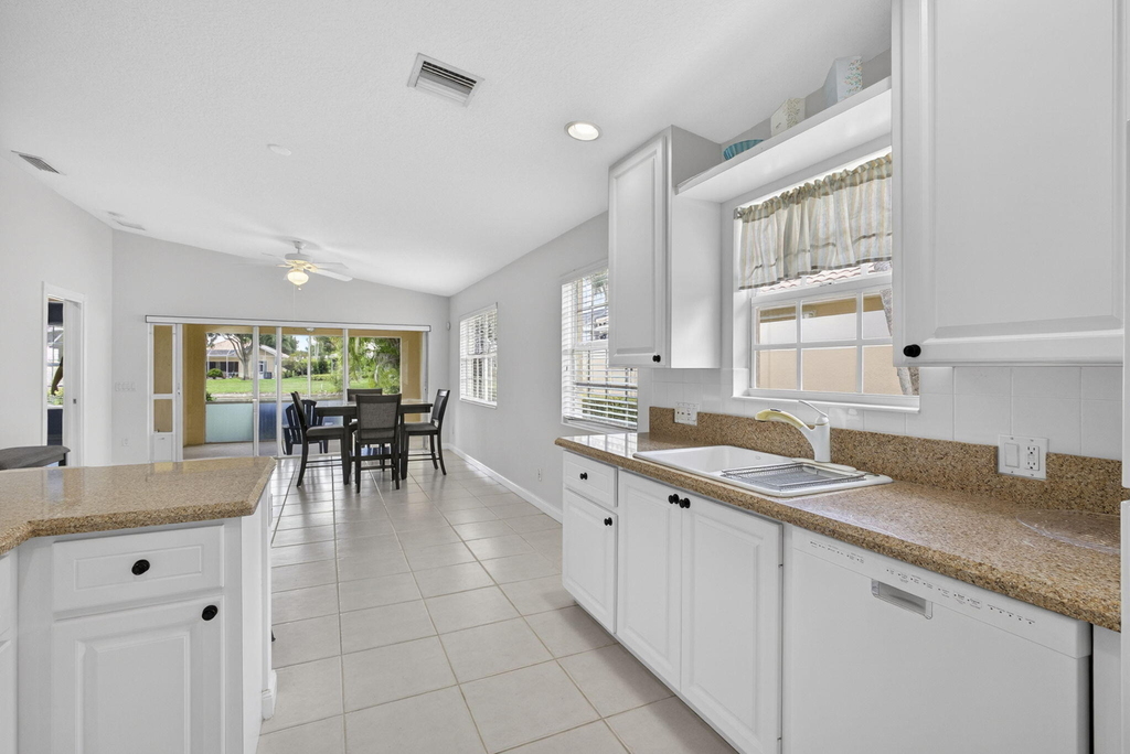 8154 Montserrat Place - Photo 28