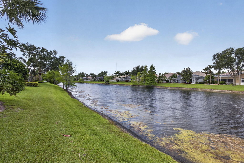 8154 Montserrat Place - Photo 48