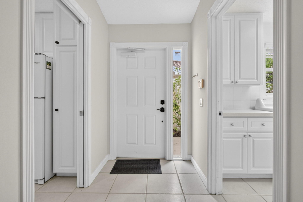 8154 Montserrat Place - Photo 8
