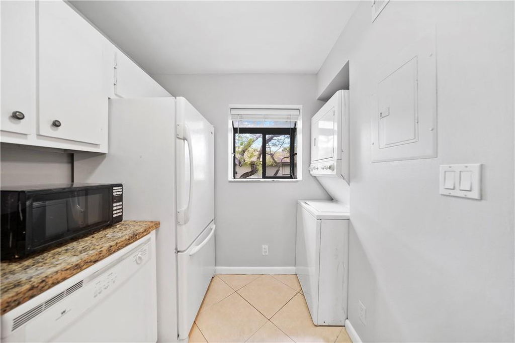 503 Gardens Drive - Photo 12