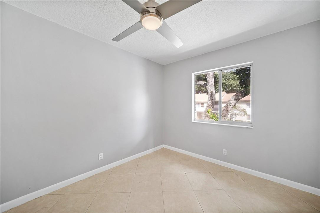 503 Gardens Drive - Photo 17