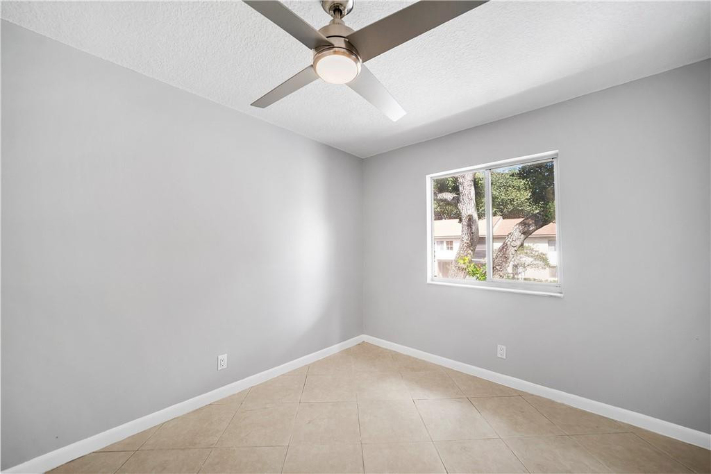 503 Gardens Drive - Photo 16