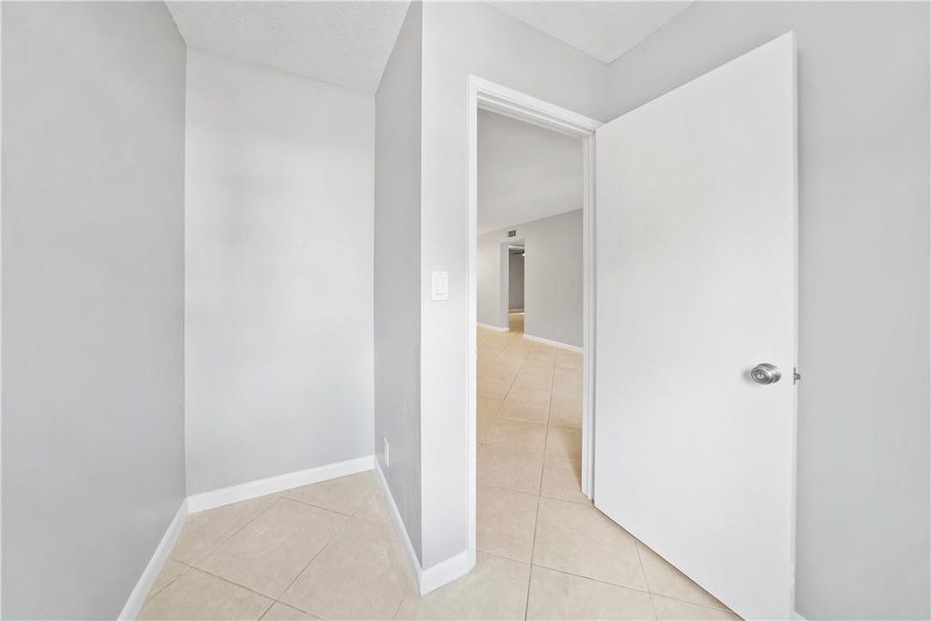 503 Gardens Drive - Photo 10