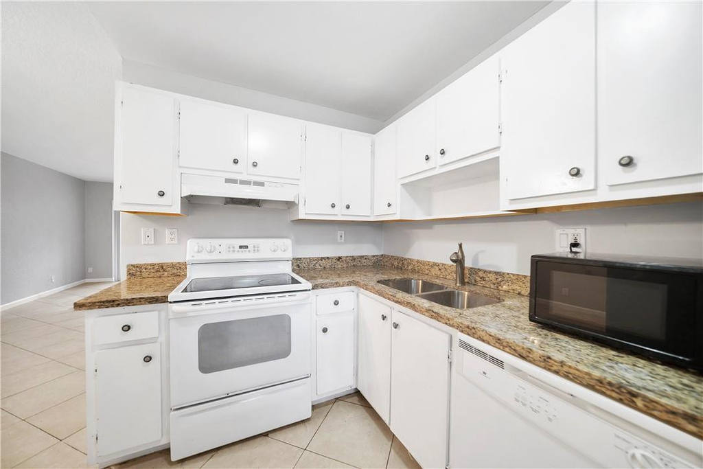 503 Gardens Drive - Photo 2