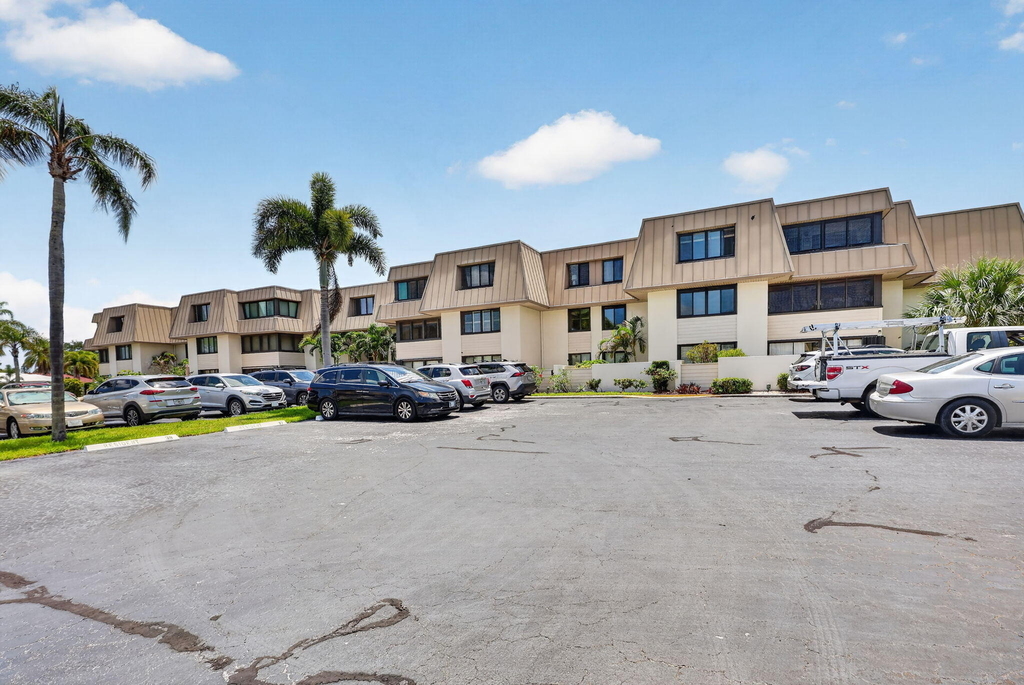 1800 Se Saint Lucie Boulevard - Photo 2