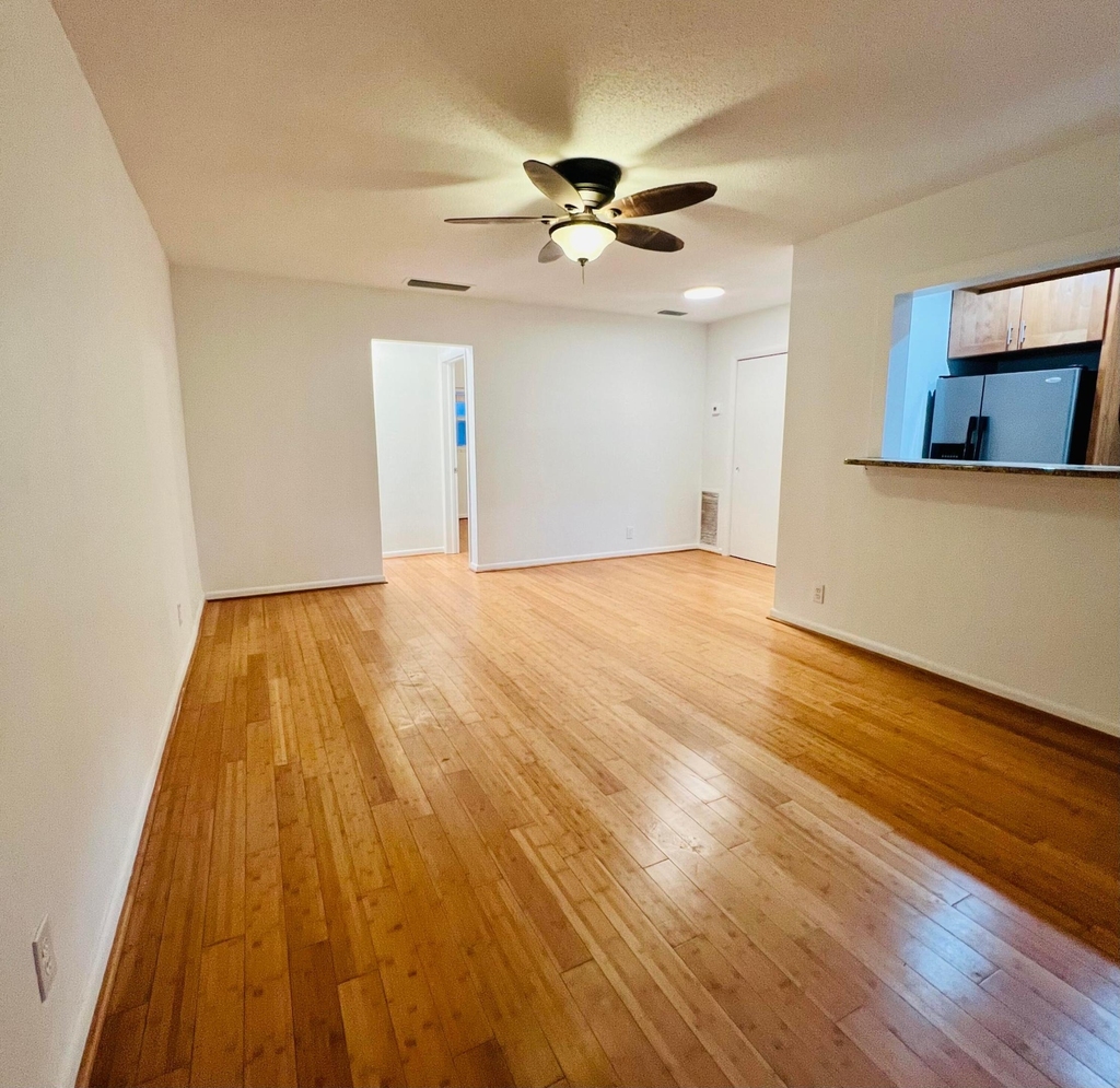 2404 Ne 33rd Avenue - Photo 1