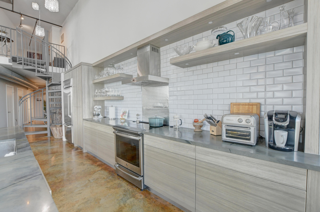 185 Ne 4th Avenue - Photo 2