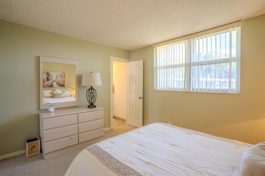 2731 Ne 14th Street - Photo 10