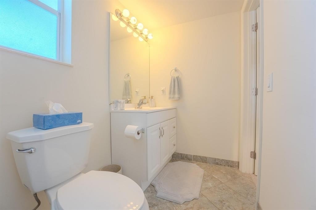 2731 Ne 14th Street - Photo 13