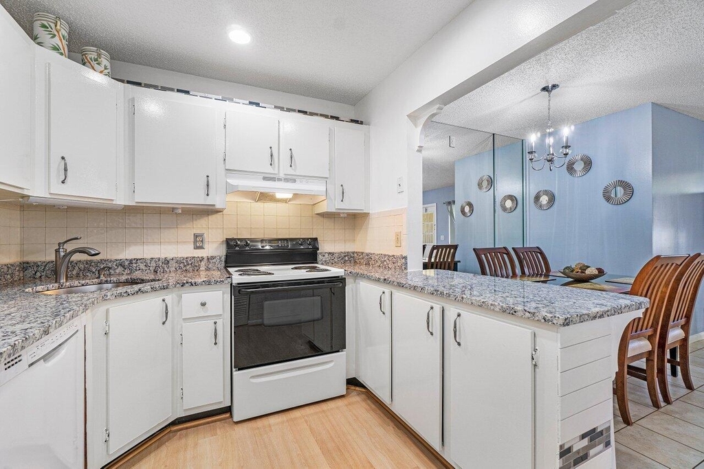 407 Pine Glen Lane - Photo 4