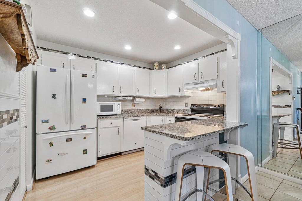 407 Pine Glen Lane - Photo 2