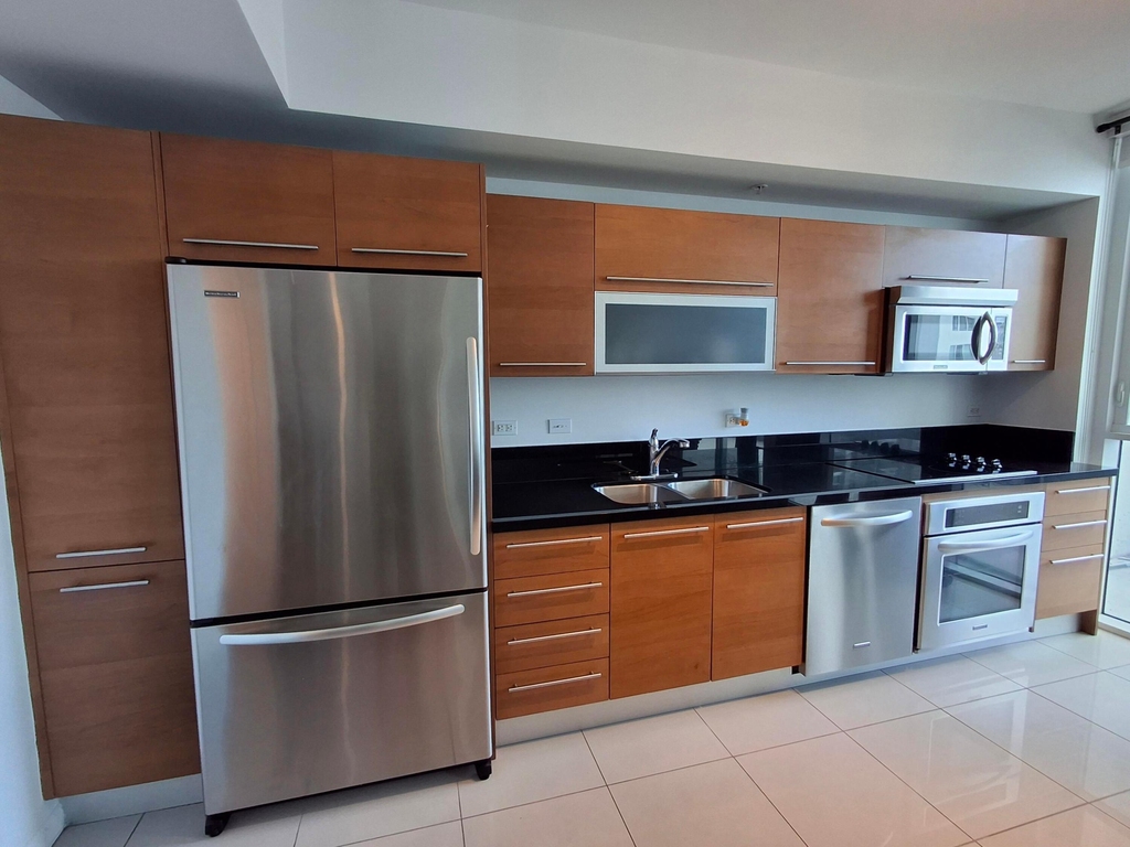 244 Biscayne Boulevard - Photo 2
