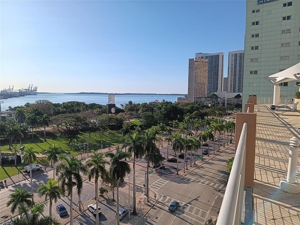 244 Biscayne Boulevard - Photo 15