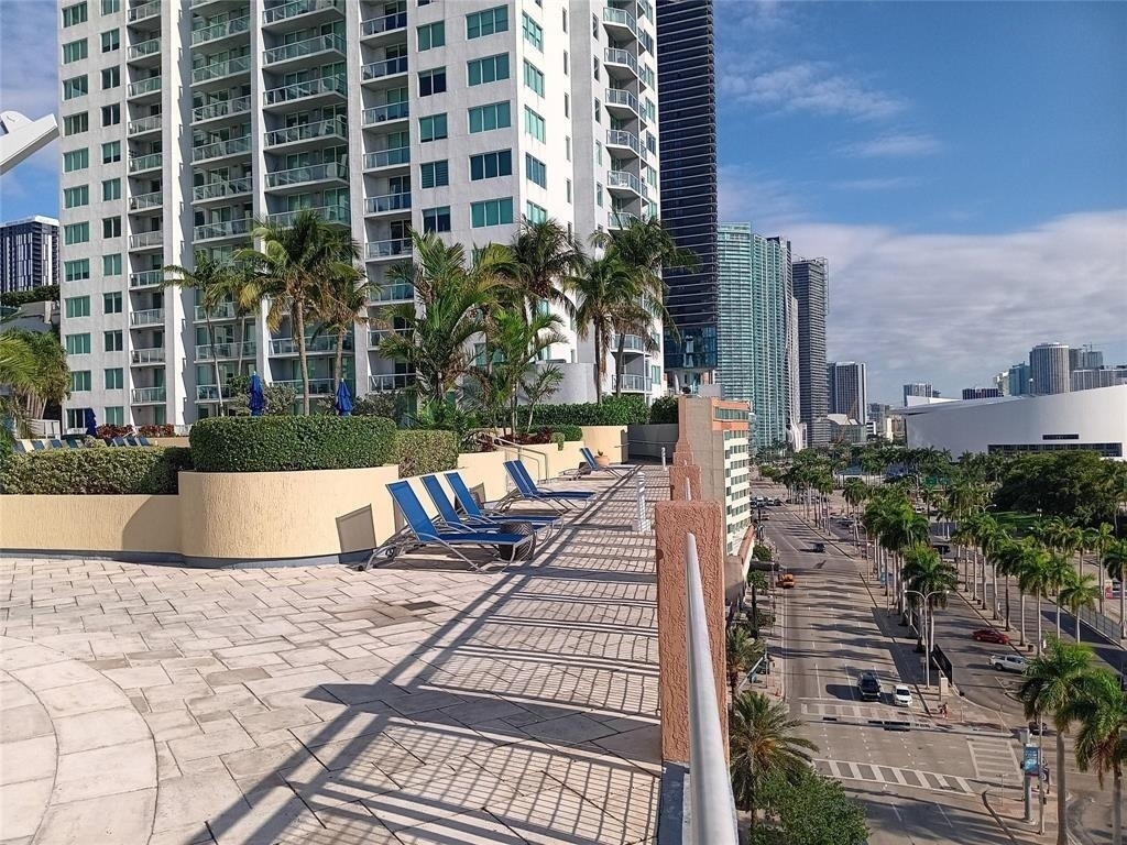 244 Biscayne Boulevard - Photo 16