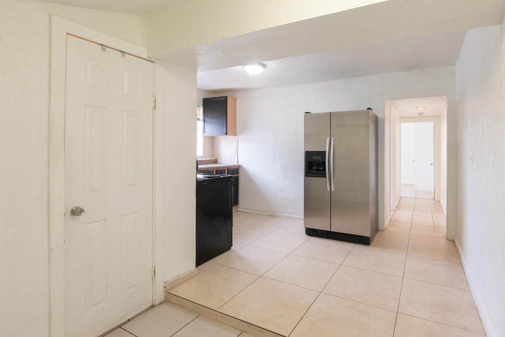 1104 22nd Street - Photo 2