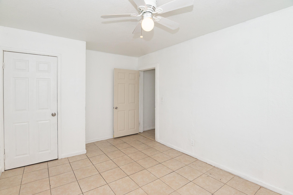 1104 22nd Street - Photo 8
