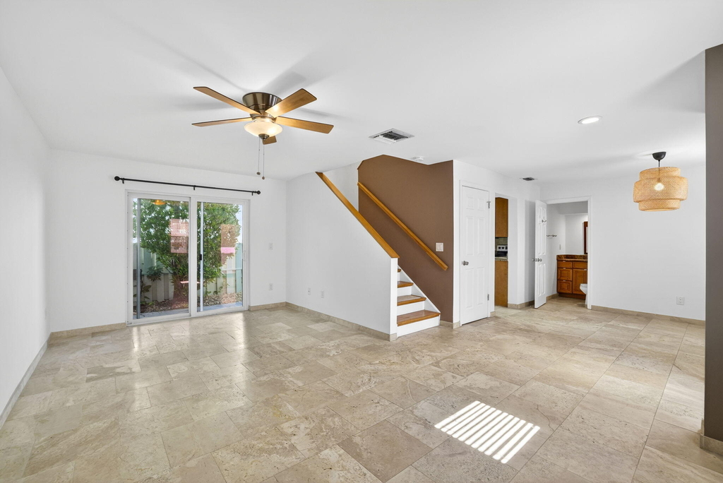 3221 Ne 15th Street - Photo 2
