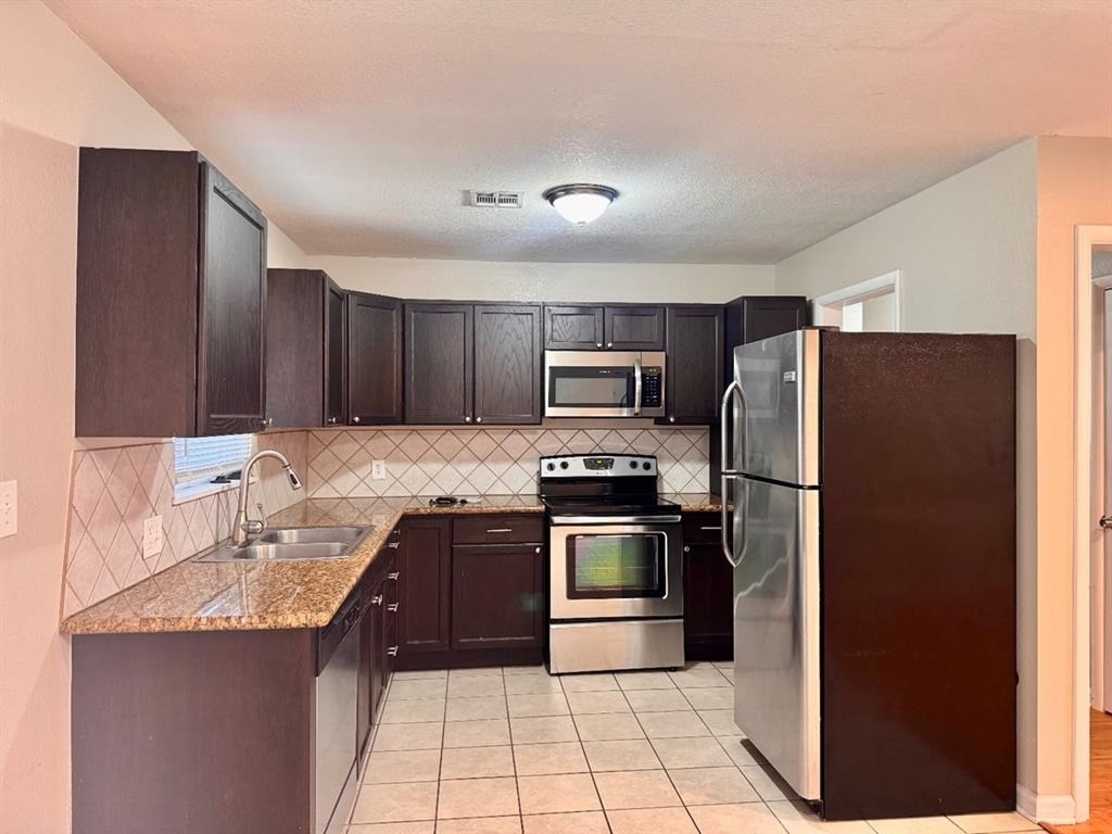 2029 Nw 46th Street - Photo 3