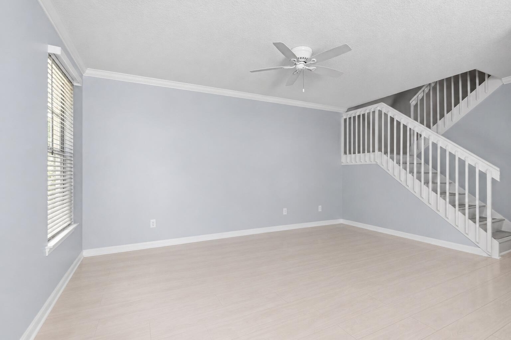 246 Iris Drive - Photo 7
