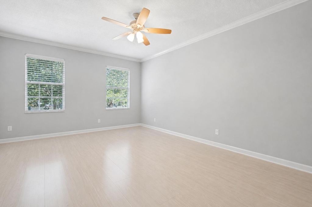 246 Iris Drive - Photo 16