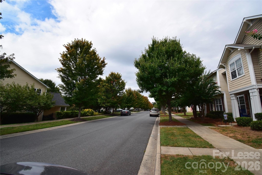 1077 Woodglen Lane - Photo 18