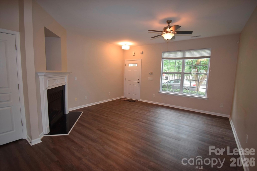 1077 Woodglen Lane - Photo 1