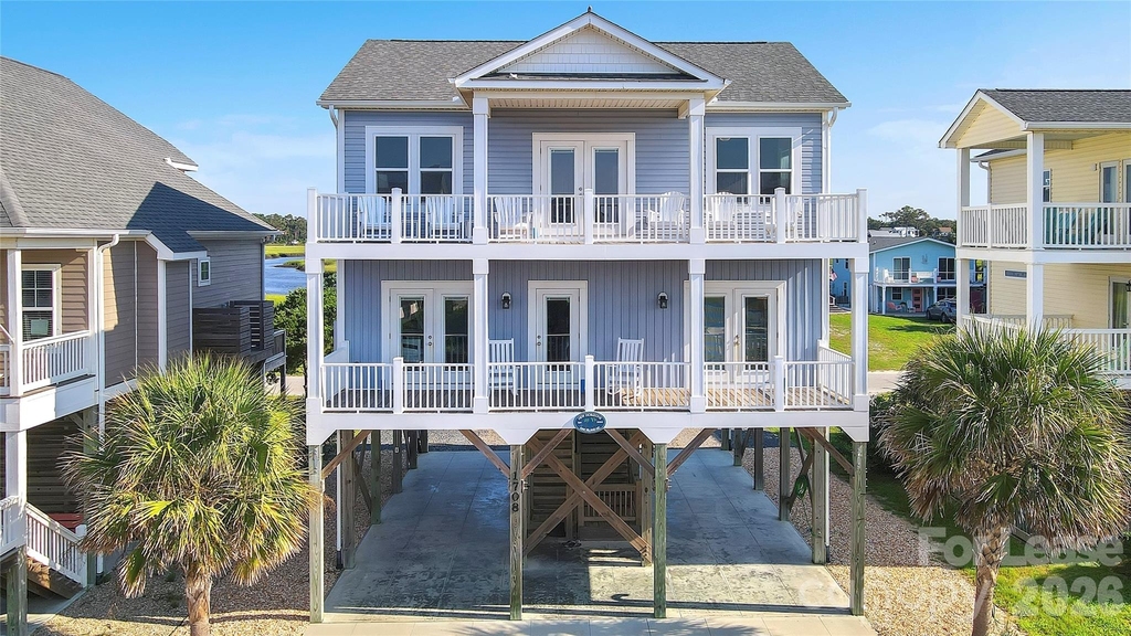 1708 W Dolphin Drive - Photo 0