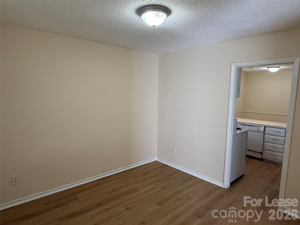 6341 Round Hill Road - Photo 5