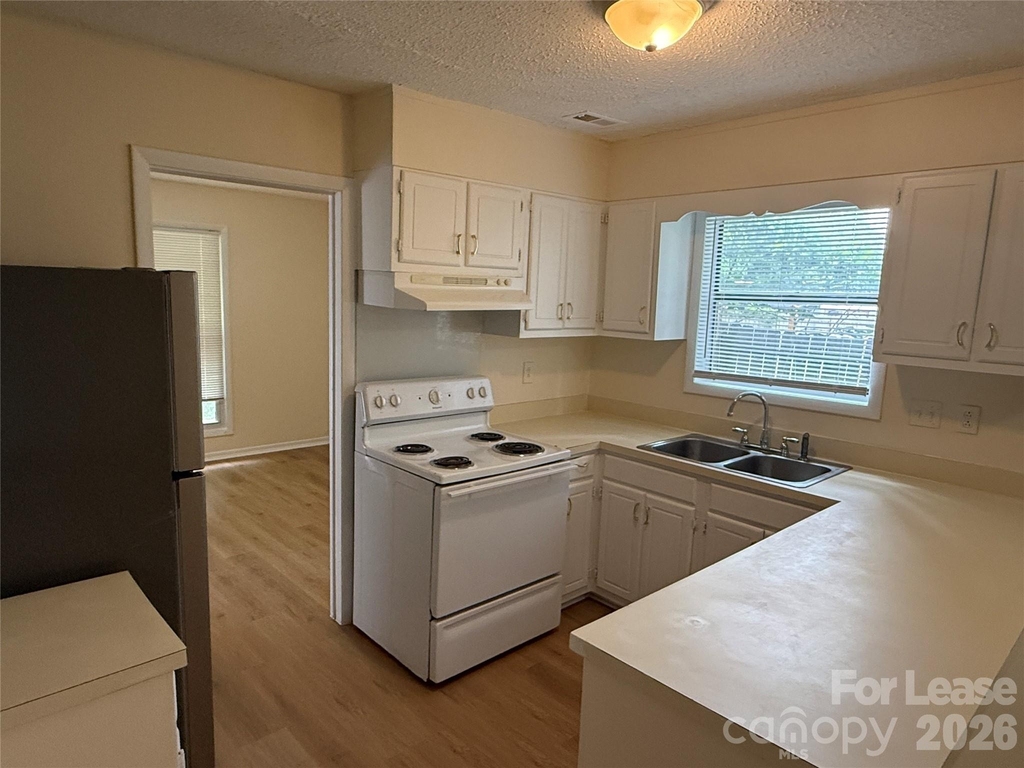 6341 Round Hill Road - Photo 3