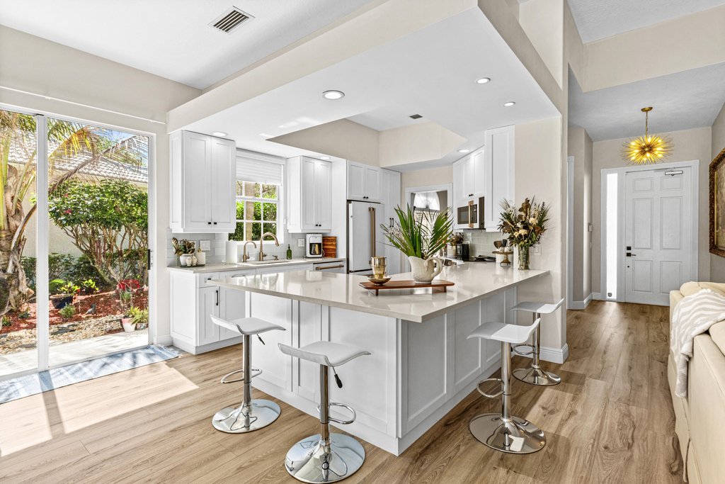 4983 Garden Drive - Photo 8