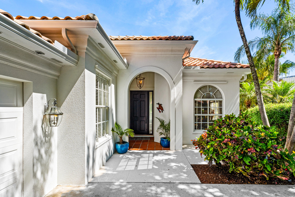 4983 Garden Drive - Photo 1