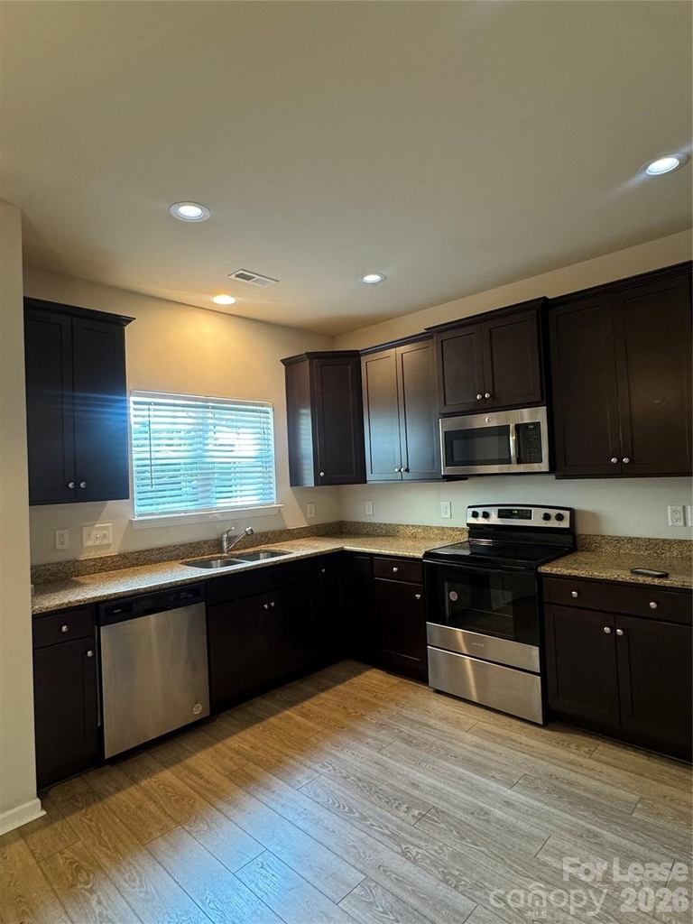 7118 Mclothian Lane - Photo 3