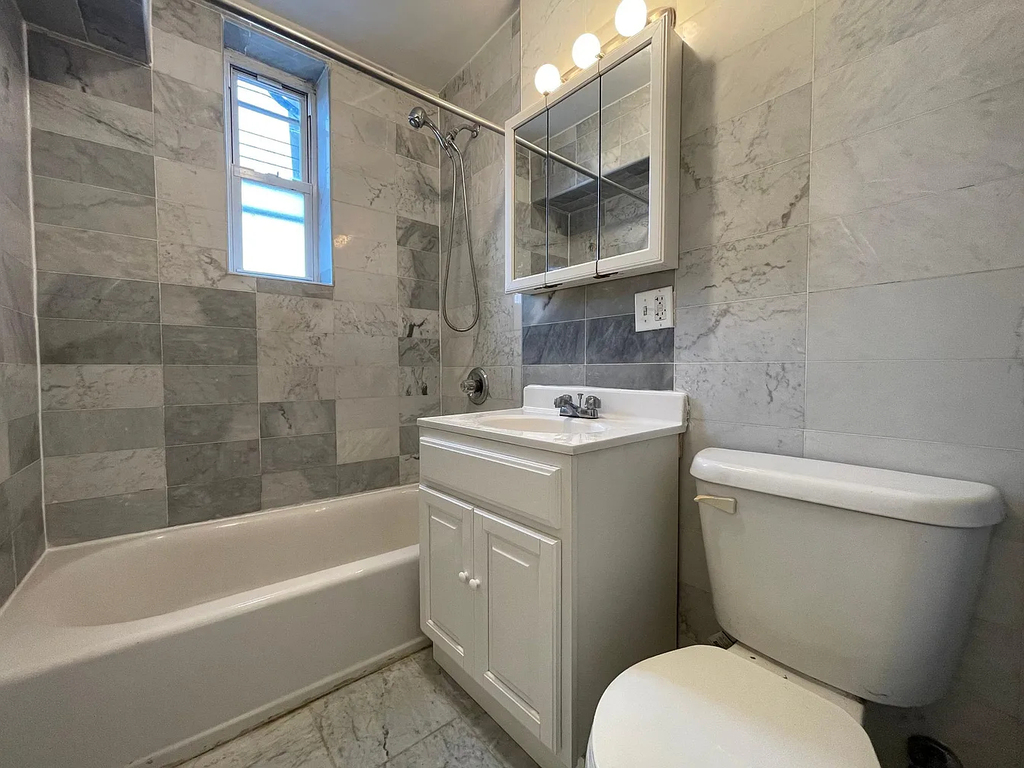 2510 Ocean Parkway - Photo 8