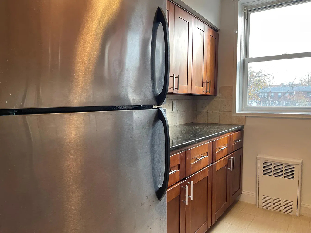 2510 Ocean Parkway - Photo 3