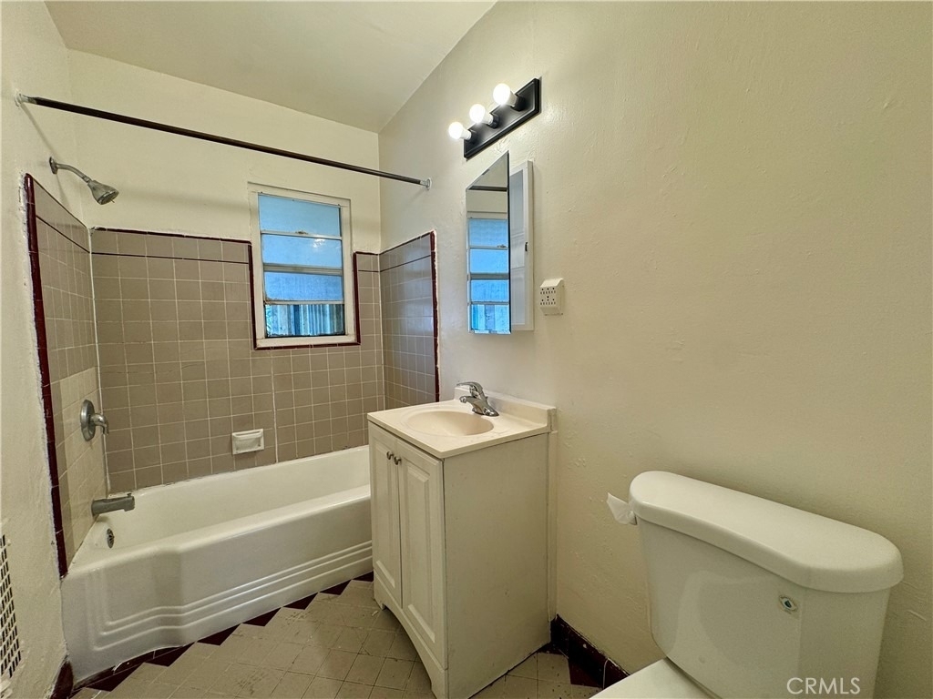 516 E Lomita Avenue - Photo 4