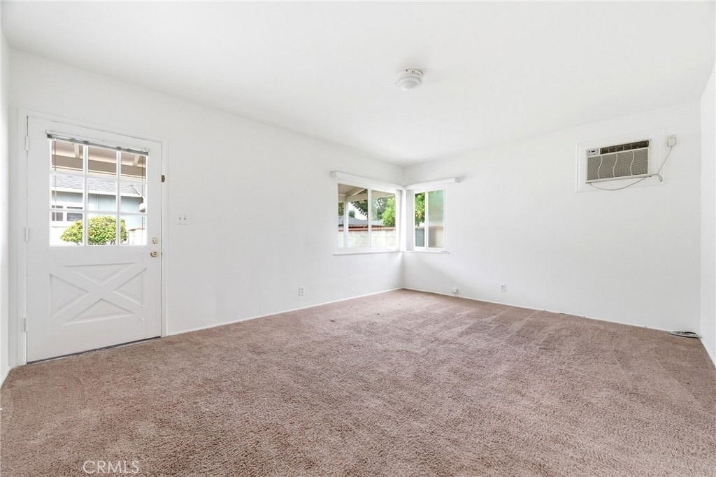 6268 N Muscatel Avenue - Photo 9