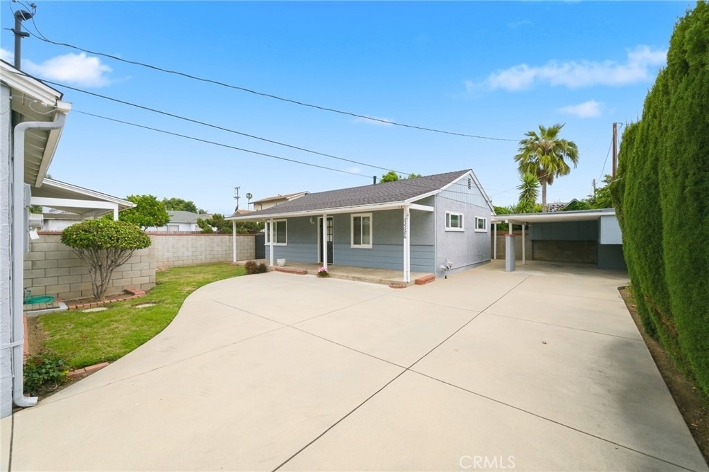 6268 N Muscatel Avenue - Photo 1