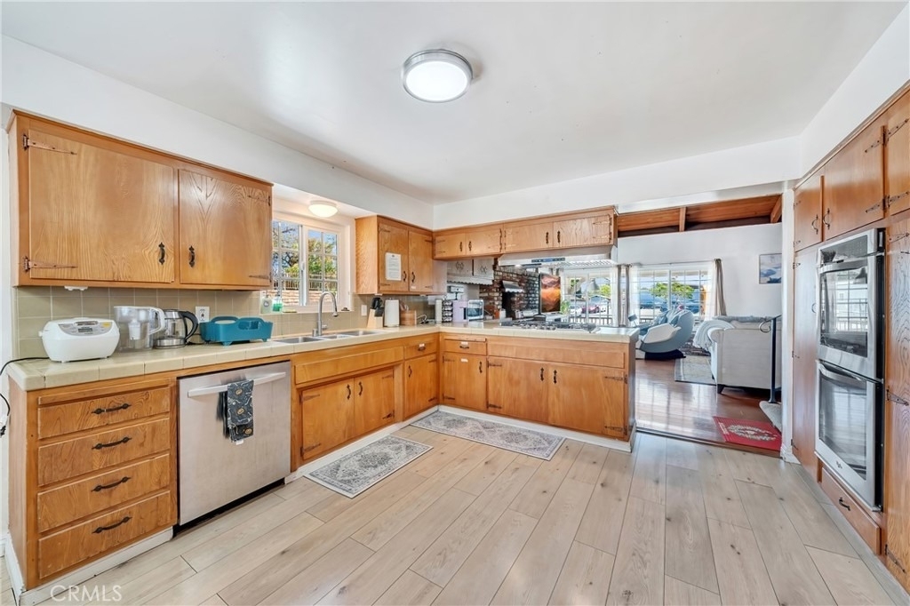 1345 Jellick Avenue - Photo 11