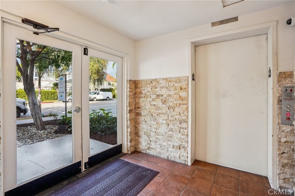11162 Camarillo St - Photo 4