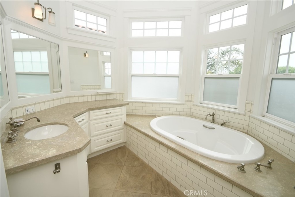 409 S Gertruda - Photo 3