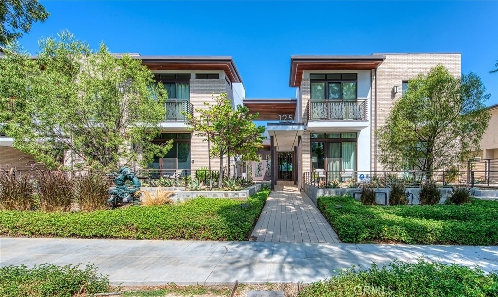 125 Hurlbut Street - Photo 0